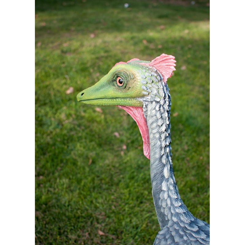 Figuras del dinosaurio Pelecanimimus polyodon.