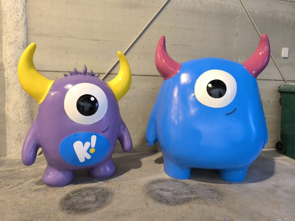 Mascotas de virus y caries